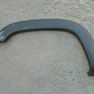 Moldura ram 700 2021 2024 trasera copiloto daños