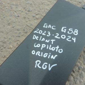 Moldura gac gs8 2023 2024 delantera copiloto daños