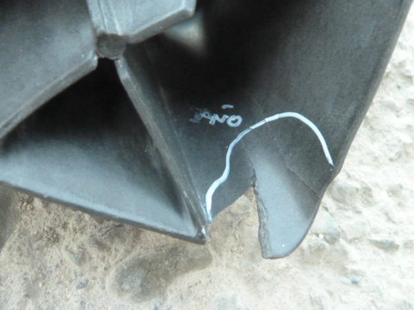 mensula soporte grand cherokee 17/19 bajo optico copiloto daños - Imagen 3