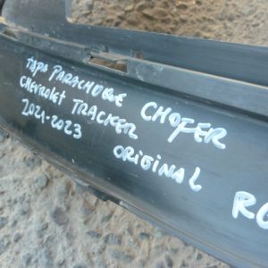 moldura tapa bisel parachoque tracker 2021 2022 2023 chofer