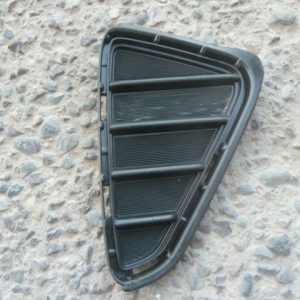 moldura tapa ciega de parachoque toyota rav4 2017-18 copiloto