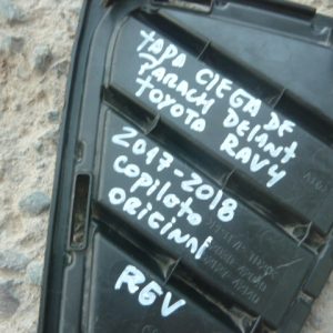 moldura tapa ciega de parachoque toyota rav4 2017-18 copiloto