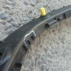 Mensula soporte kia carnival 2016 2019 trasera copiloto daño