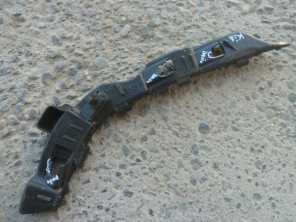 Mensula soporte kia cerato 5 hatchback 14-18 tras copiloto daños - Imagen 2