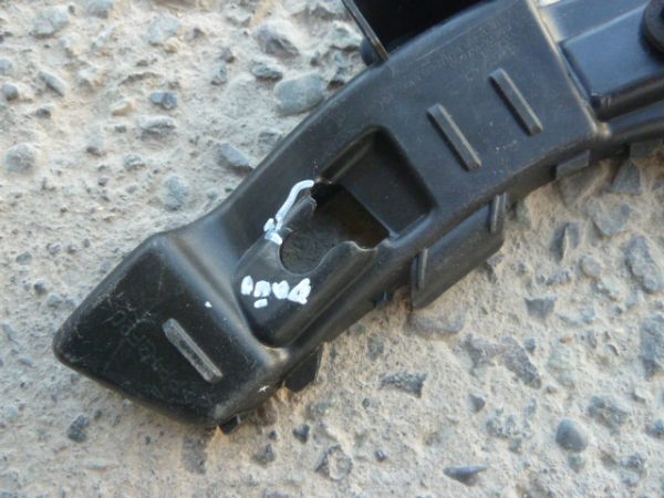 Mensula soporte kia cerato 5 hatchback 14-18 tras copiloto daños - Imagen 3