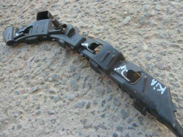 Mensula soporte kia cerato 5 hatchback 14-18 tras copiloto daños - Imagen 4