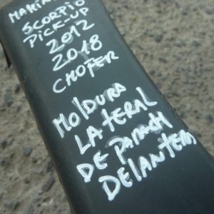 Moldura scorpio 2012-18 parach del chofer daños – foto referencial