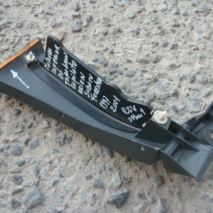 Moldura forester 97-2001 inferior tapabarro delantero copiloto