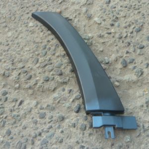 Moldura legacy sedan 2008-09 inferior costado tras copiloto daños