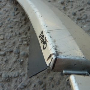 Moldura legacy sedan 2008 2009 inferior costado tras copiloto daños