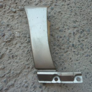 Moldura subaru forester 2000 2002 inferior tapabarro chofer
