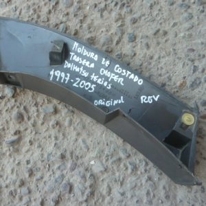 Moldura daihatsu terios 1997 2005 costado trasero chofer