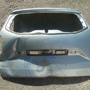 portalon renault duster 2022 2024 – abollado dañado