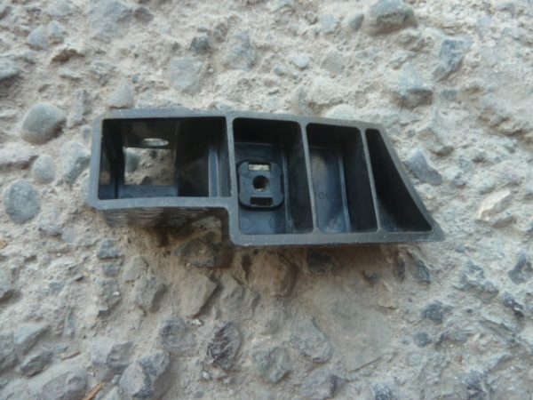mensula soporte suzuki alto k10 2010 2013 trasera copiloto