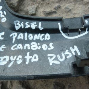 Bisel palanca de cambios toyota rush 2019 2020 2023 daños