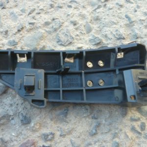 mensula soporte nissan march 2016 2019 delantera chofer