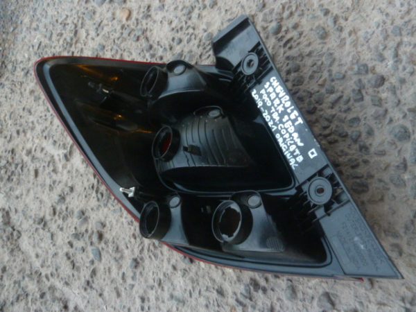 Foco chevrolet spark gt 2019 2022 original trasero copiloto detalle - Imagen 4