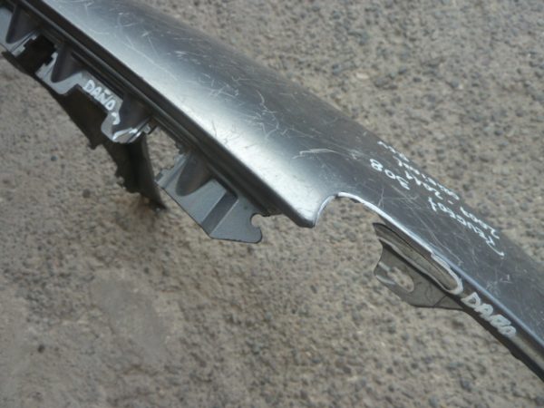 tapabarro peugeot 308 2007 2009 2010 2011 chofer daños - Imagen 5