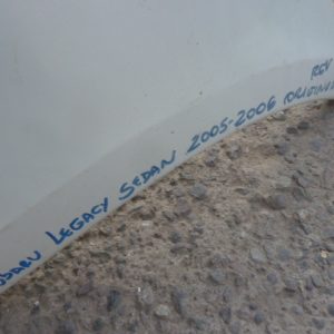 parachoque subaru legacy sedan 2005 2006 trasero – daños