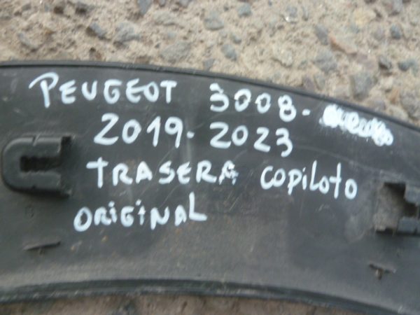 Moldura peugeot 3008 2019 2023  costado tras copiloto daños - Imagen 4