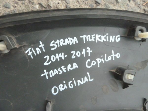 moldura strada trekking 2014 2017 trasero copiloto daños - Imagen 5