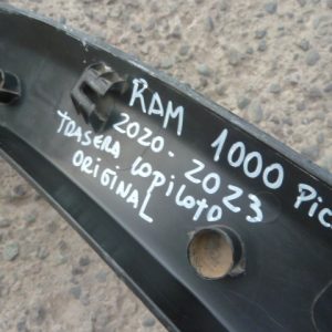 moldura ram 1000 ram1000 2020 2013 pick up trasero copiloto daños