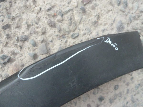 moldura renault 2013 2016 costado trasero copiloto daños - Imagen 2