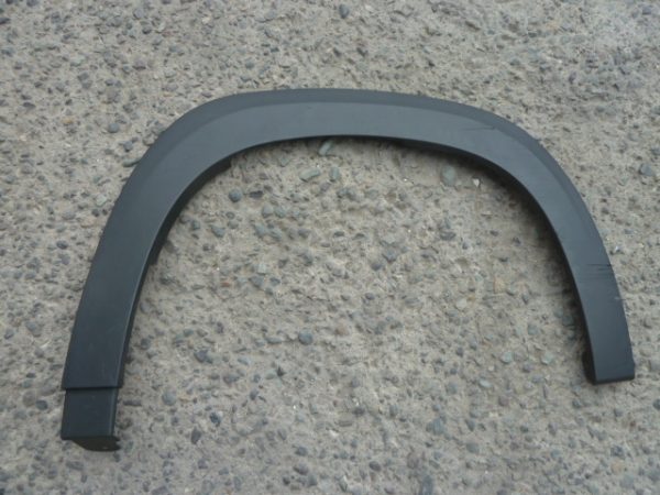 moldura paso rueda kuv 100 kuv100 19-22 del copiloto daños