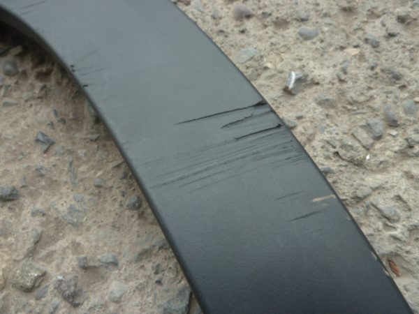 moldura paso rueda kuv 100 kuv100 19-22 del copiloto daños - Imagen 2