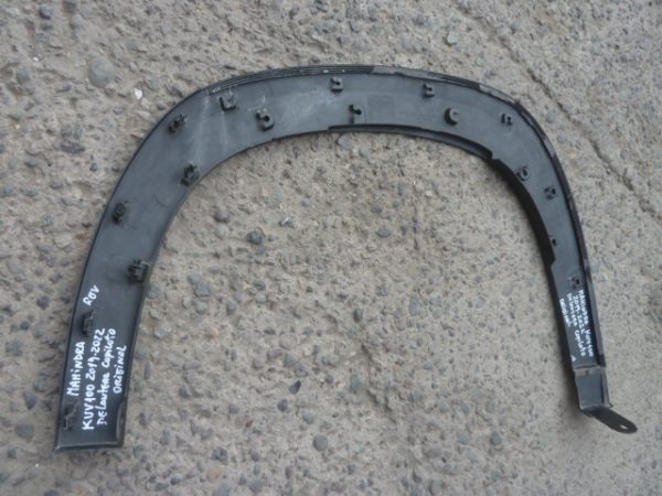 moldura paso rueda kuv 100 kuv100 19-22 del copiloto daños - Imagen 5