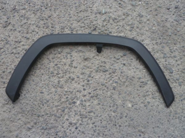 moldura paso rueda toyota rav4 2021 2024 del copiloto daños