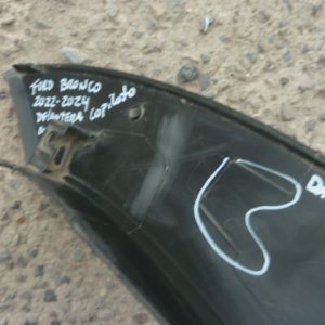 moldura paso rueda ford bronco 2022 2024 del copiloto daños