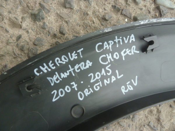 moldura paso rueda captiva 2007 2015 delantera chofer  daños - Imagen 2