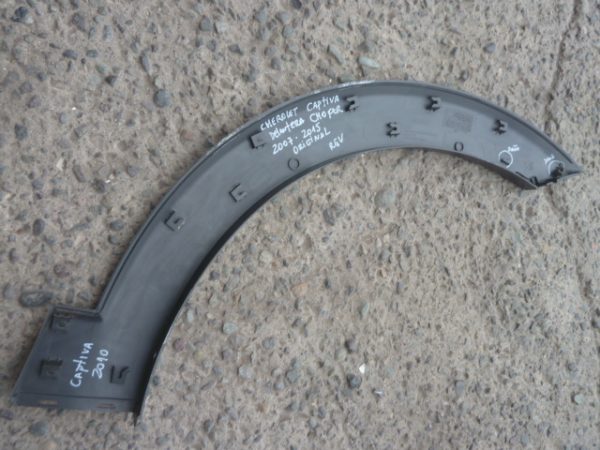 moldura paso rueda captiva 2007 2015 delantera chofer  daños - Imagen 4