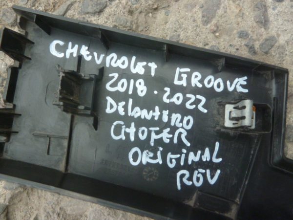moldura paso de rueda groove 2018 2022 delantera chofer daños - Imagen 2