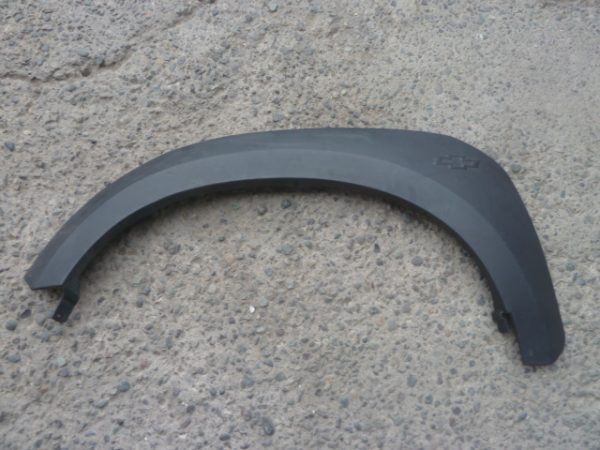moldura paso de rueda colorado z71 2022 2024 delant chofer