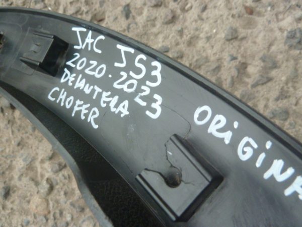 moldura paso de rueda jac js3 2020 2023 delantera chofer - Imagen 2