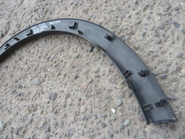 moldura paso de rueda jac js3 2020 2023 delantera chofer - Imagen 3