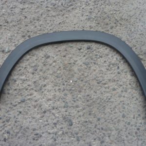 moldura paso de rueda tracker 2021 2023 delantera chofer daños