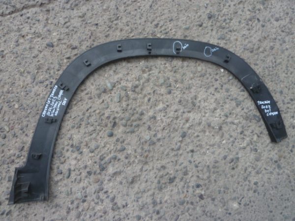 moldura paso de rueda tracker 2021 2023 delantera chofer daños - Imagen 5