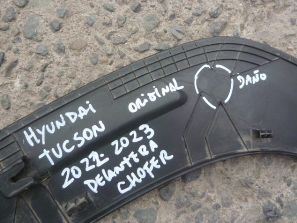 moldura paso de rueda tucson 2022 2024 delantera chofer daños - Imagen 2