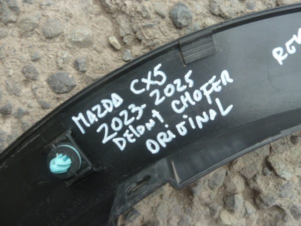 moldura paso de rueda mazda cx5 2023 2025 delantera chofer daños - Imagen 2