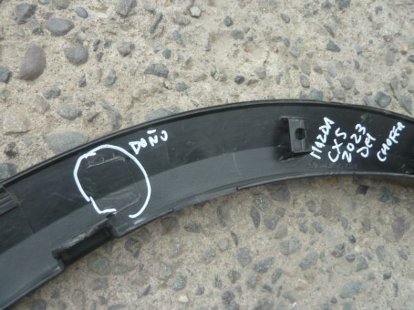 moldura paso de rueda mazda cx5 2023 2025 delantera chofer daños - Imagen 4