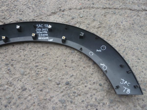 moldura paso de rueda jac t8 2021 2023 delantera chofer daños - Imagen 4