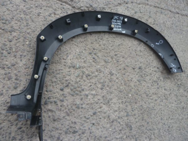 moldura paso de rueda jac t8 2021 2023 delantera chofer daños - Imagen 5