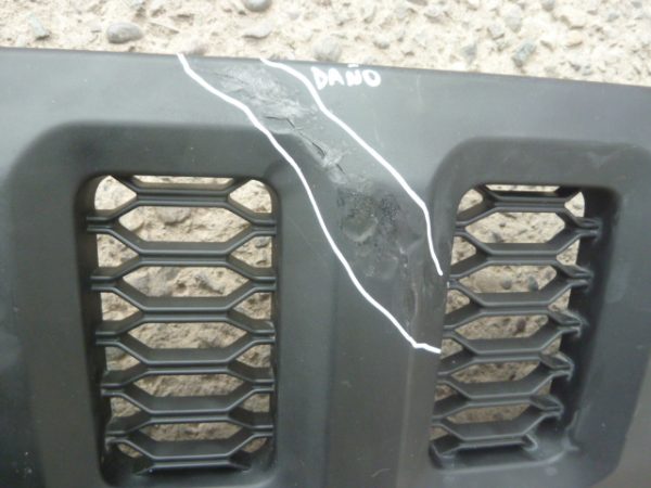 mascara suzuki jimny 2020 2021 2022 2023 2024 - dañada - Imagen 4