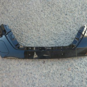 moldura cantral de parachoque versa 2021 2024 daños