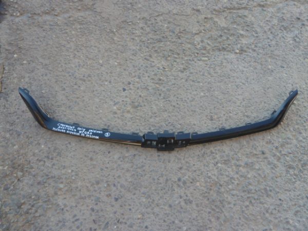 moldura inferior de mascara chevrolet onix 2021 2023