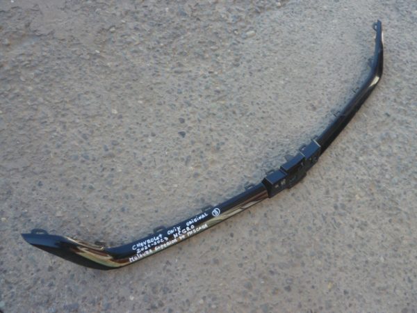 moldura inferior de mascara chevrolet onix 2021 2023 - Imagen 4