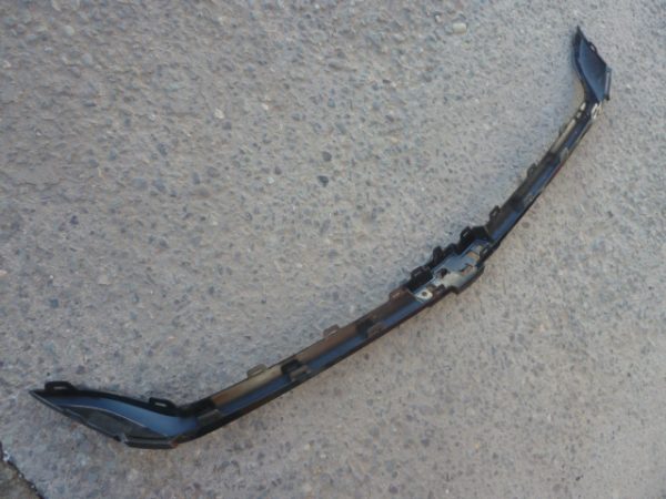 moldura inferior de mascara chevrolet onix 2021 2023 - Imagen 2